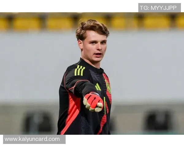 乌尔比希强调战胜科隆是首要目标不愿评论诺伊尔续约问题